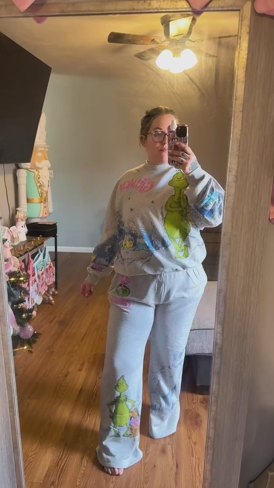 The Grinch Holiday Set video